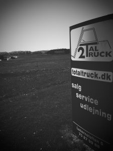 totaltruck sort hvid billede