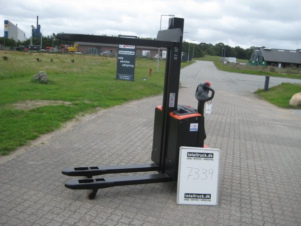 BT – SWE080L – Stabler – 2x800kg / 600 mm