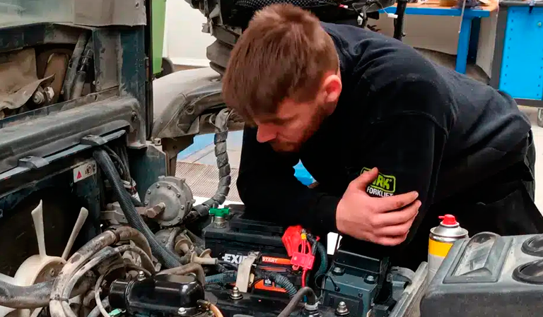 4 tegn på din gaffeltruck skal til Service