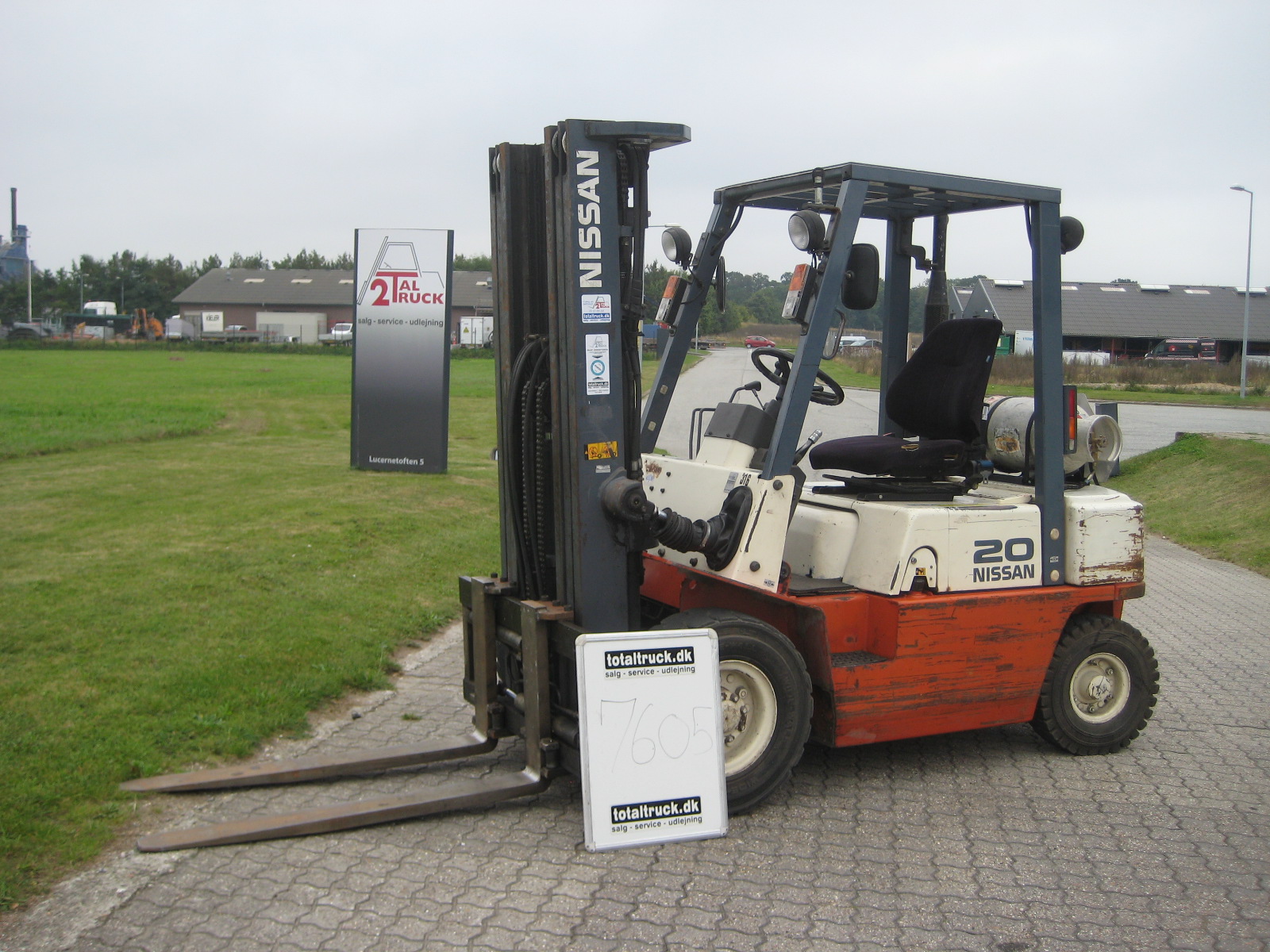 Nissan UDJ02A20U-7605